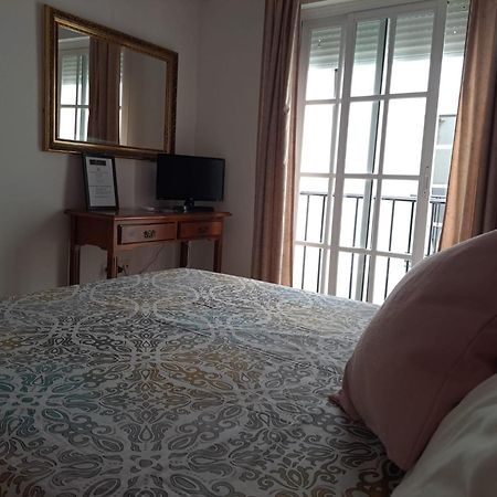 Hostal Montys 内尔哈 外观 照片