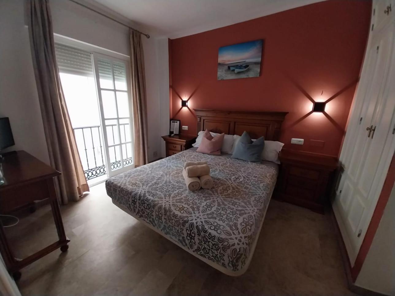 Hostal Montys 内尔哈 外观 照片