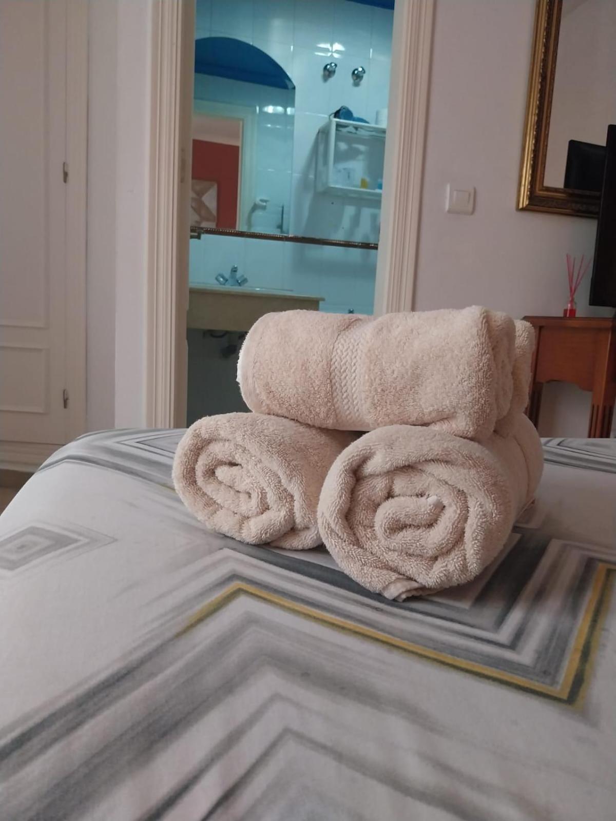 Hostal Montys 内尔哈 外观 照片