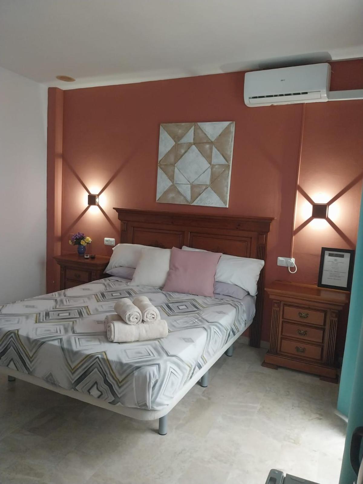 Hostal Montys 内尔哈 外观 照片