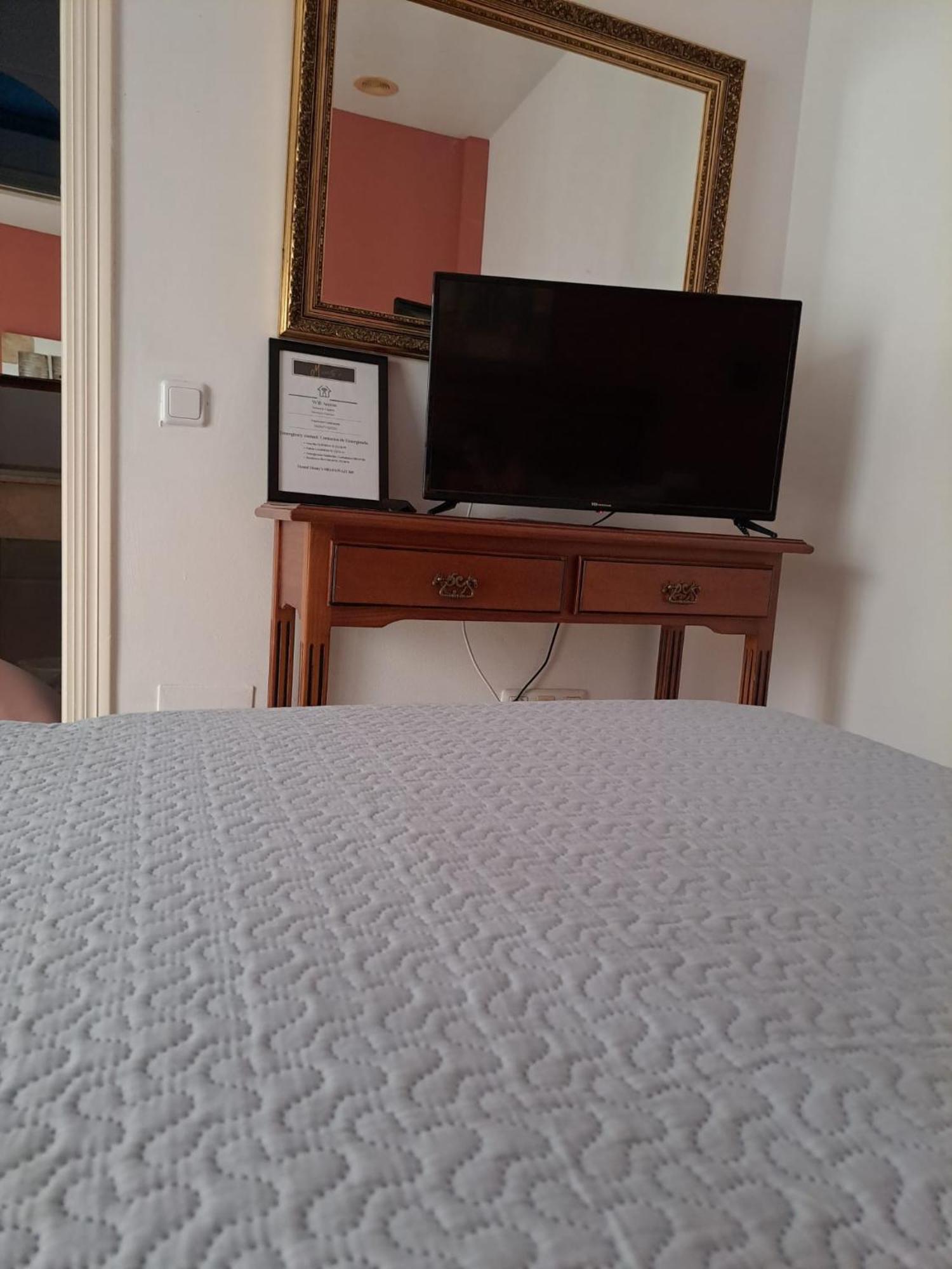 Hostal Montys 内尔哈 外观 照片