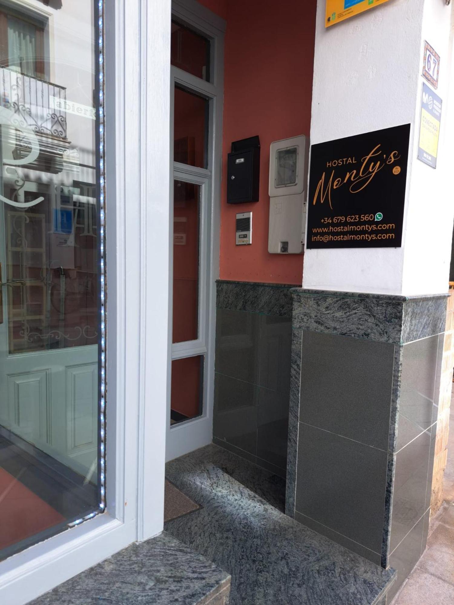 Hostal Montys 内尔哈 外观 照片