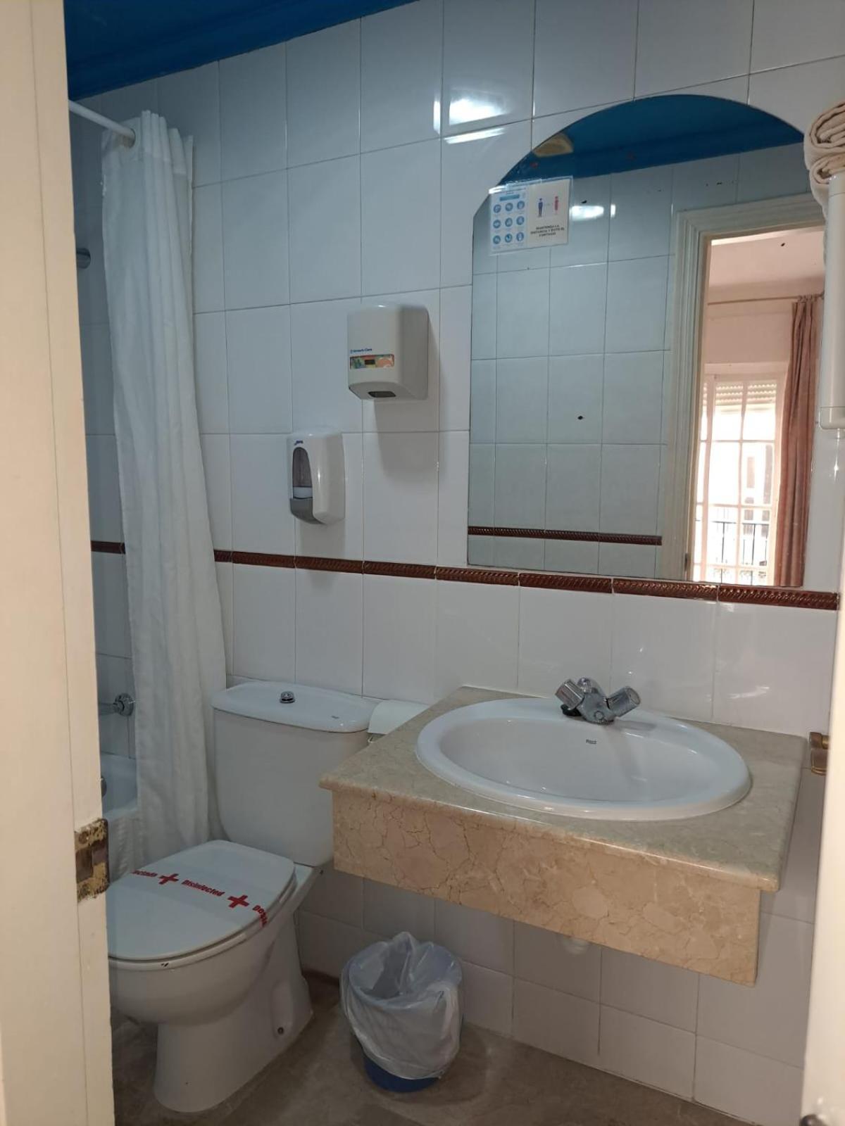 Hostal Montys 内尔哈 外观 照片