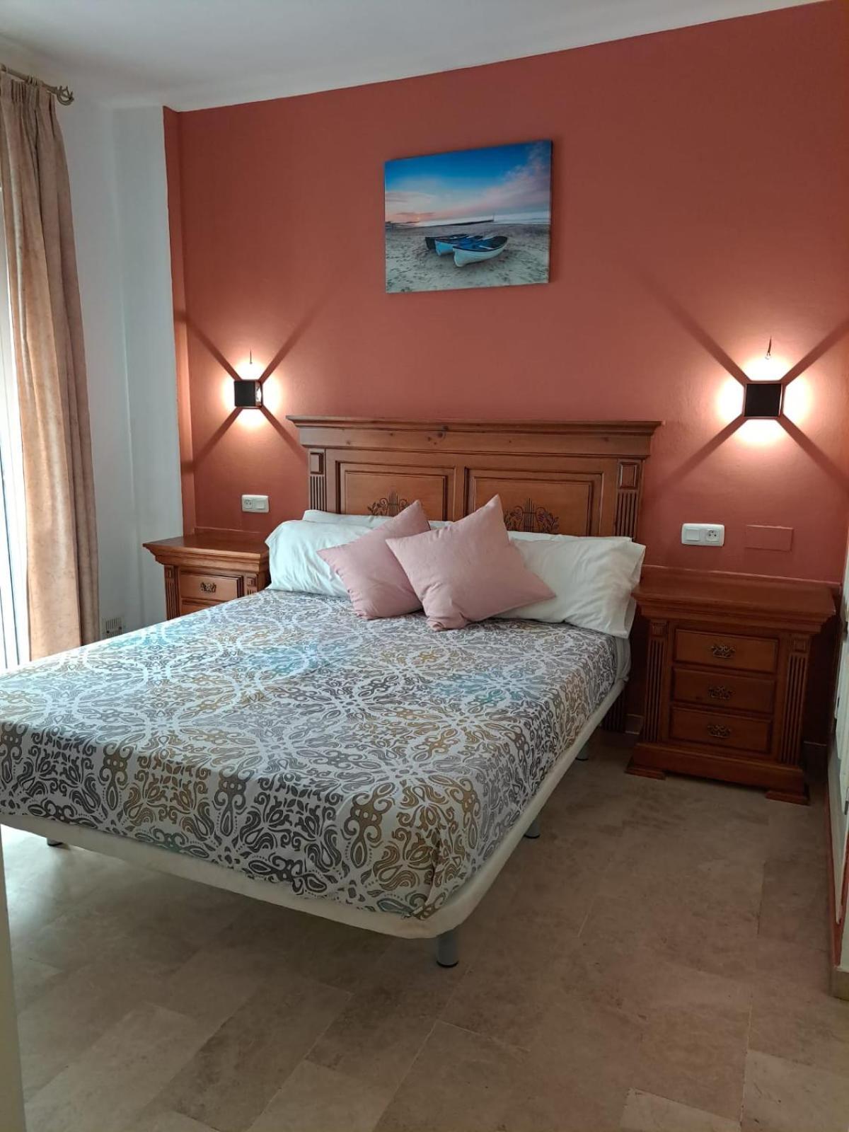 Hostal Montys 内尔哈 外观 照片