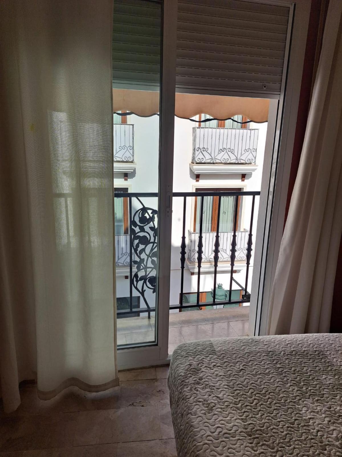 Hostal Montys 内尔哈 外观 照片