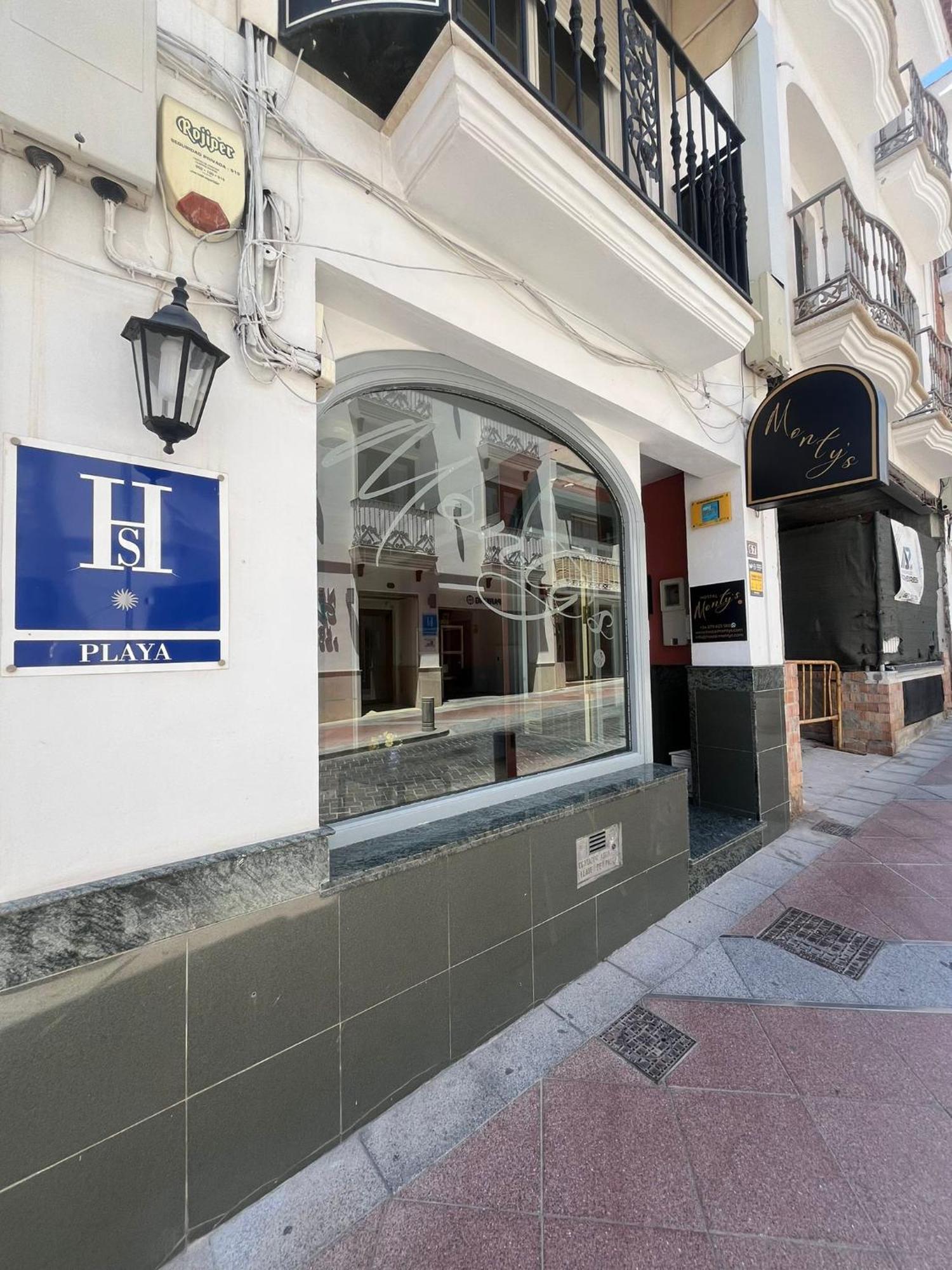 Hostal Montys 内尔哈 外观 照片